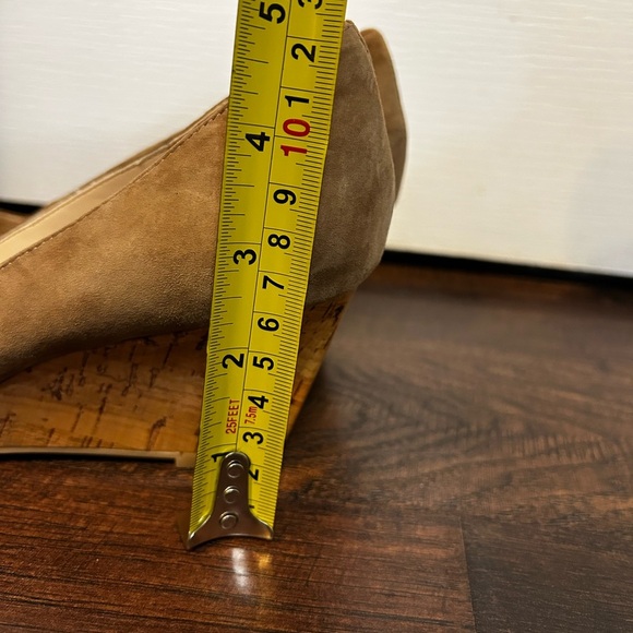 NEW Calvin Klein Shelley Peep Toe Suede Camel Tan Cork Comfort Wedge Shoe 7.5 M - Picture 7 of 10
